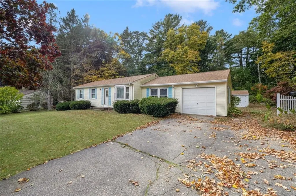 104 Sleepy Hollow Drive Cumberland RI 02864