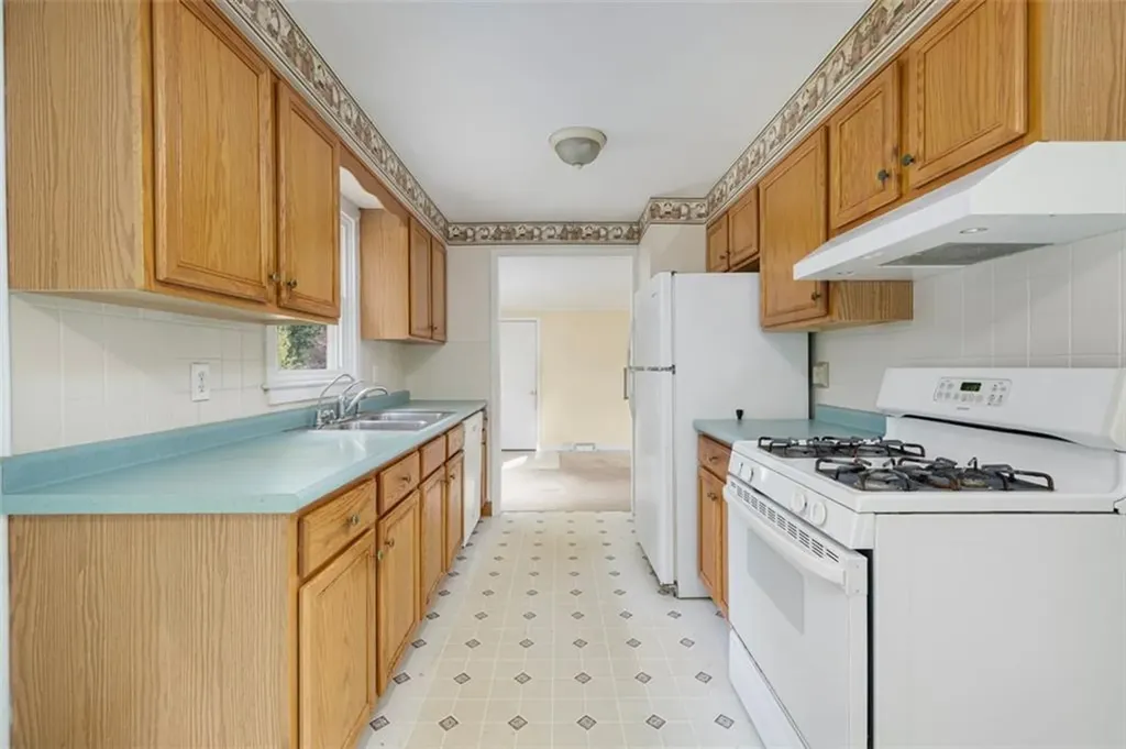 104 Sleepy Hollow Drive Cumberland RI 02864