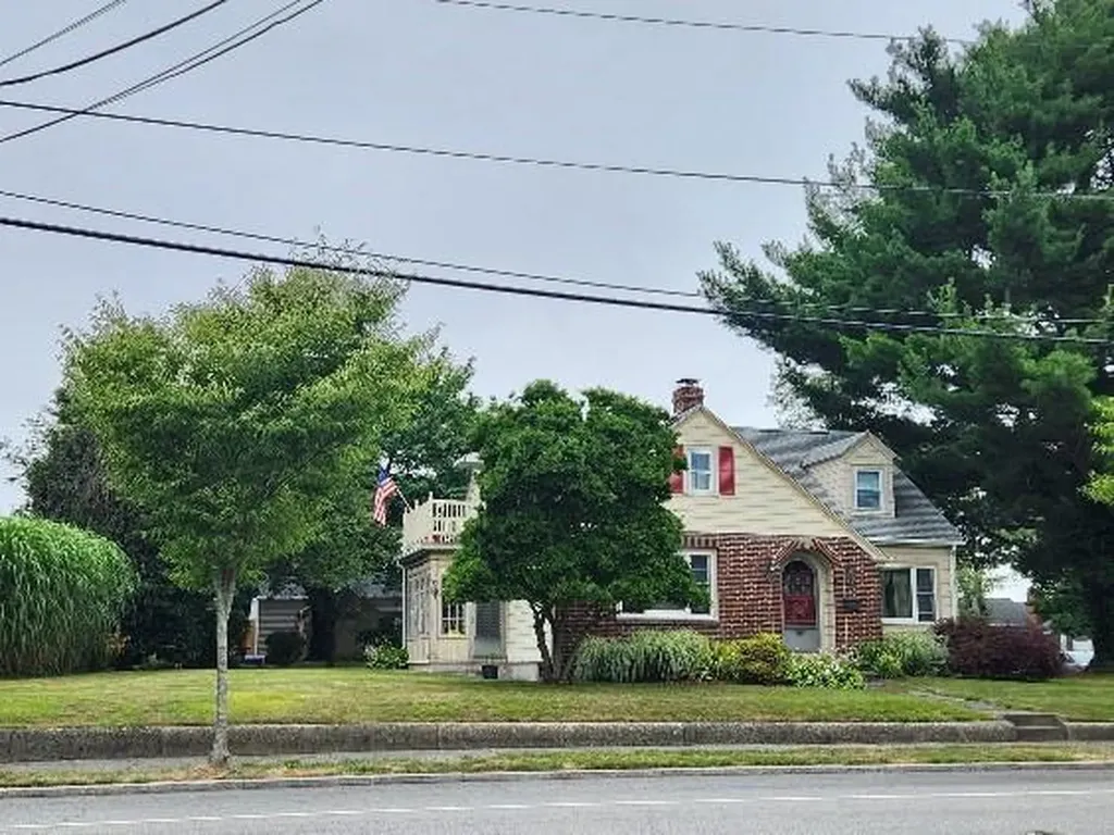30 Daggett Avenue Pawtucket RI 02861