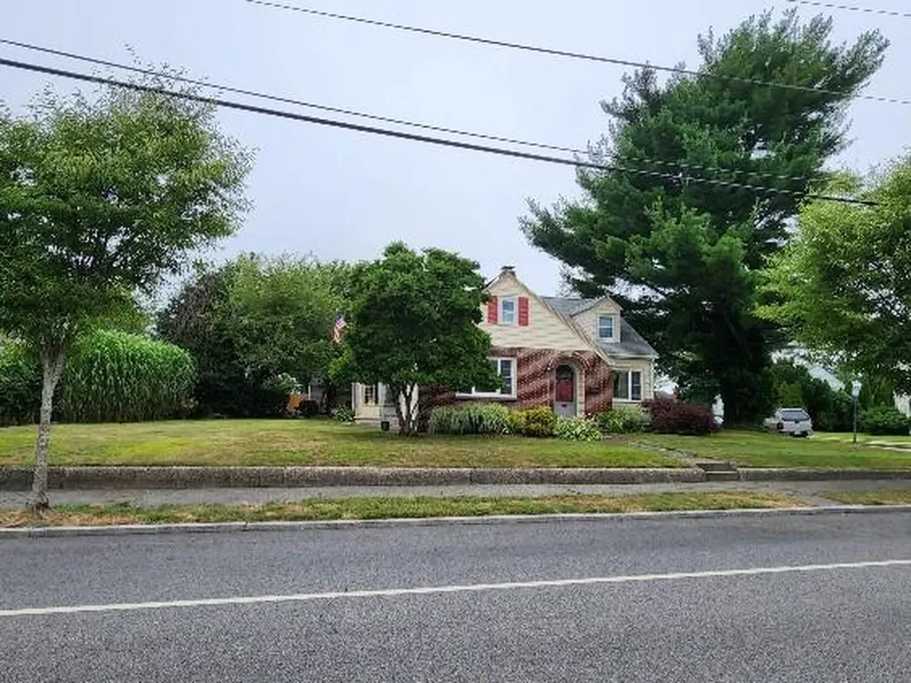 30 Daggett Avenue Pawtucket RI 02861