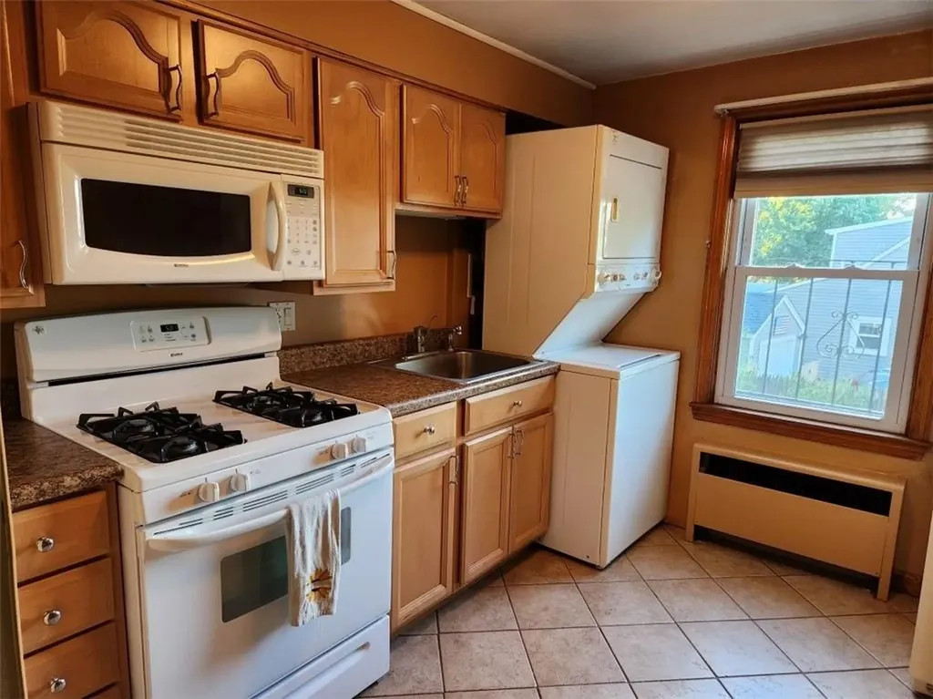 30 Daggett Avenue Pawtucket RI 02861