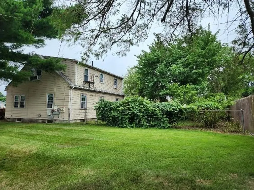 30 Daggett Avenue Pawtucket RI 02861