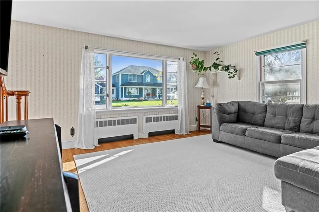 14 Foxhill Avenue Bristol RI 02809