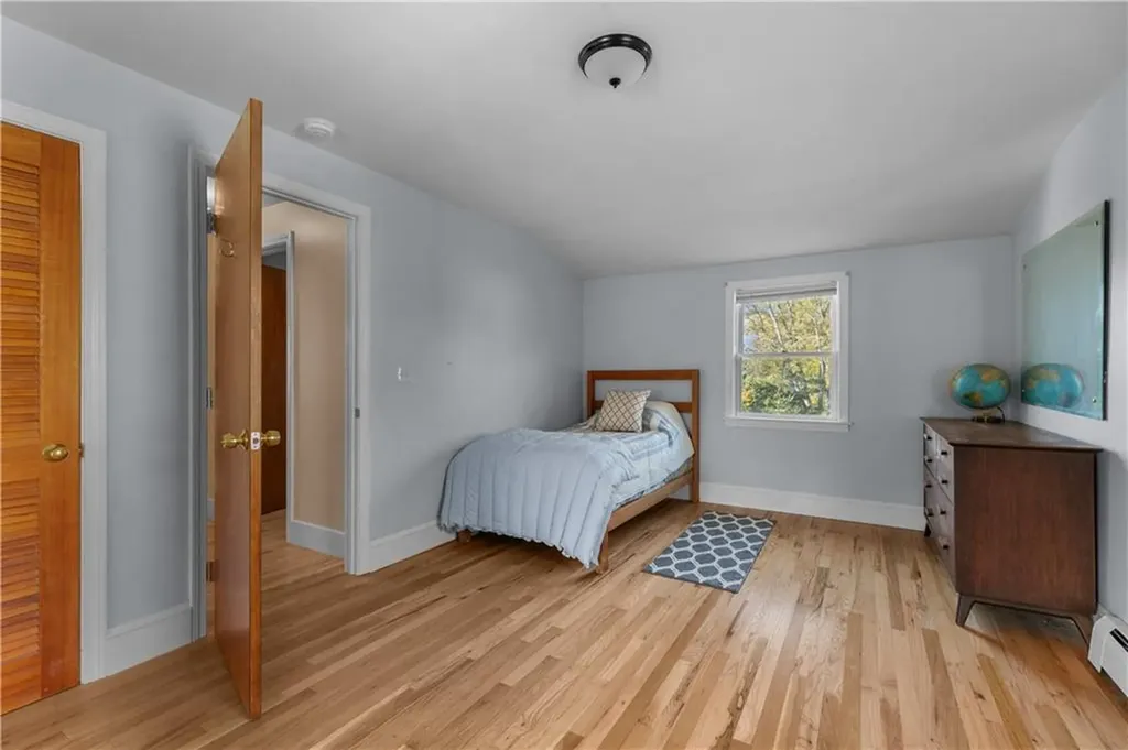 14 Foxhill Avenue Bristol RI 02809