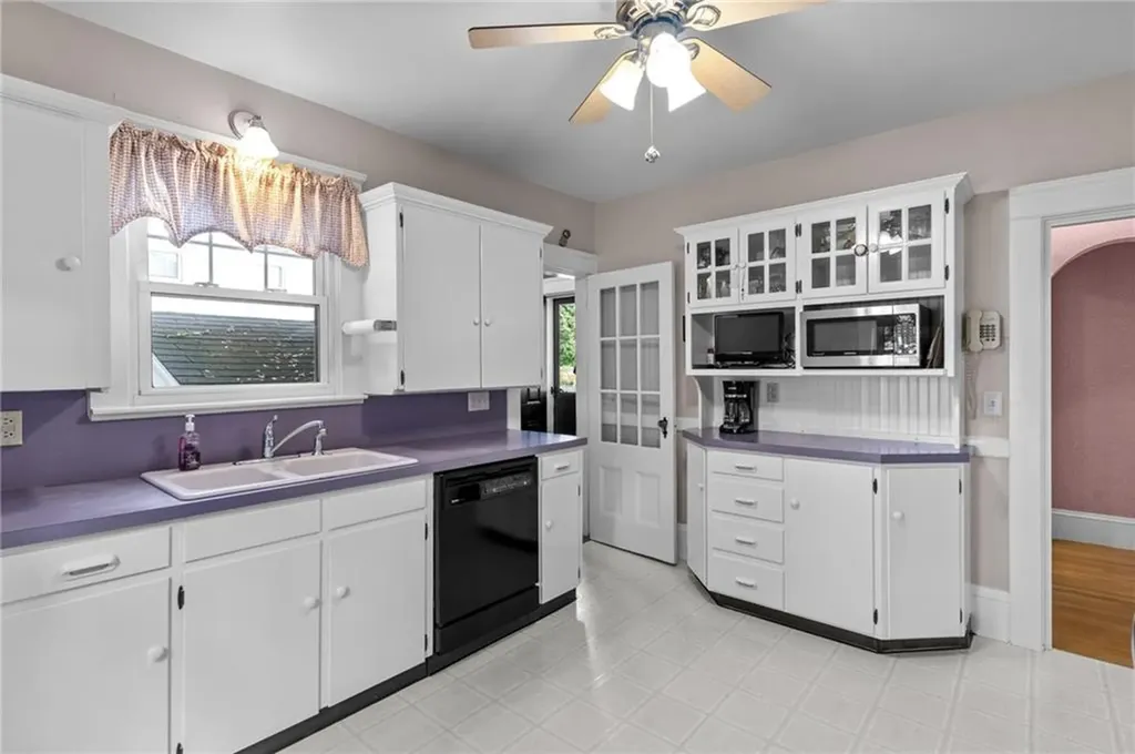 3181 Post Road Warwick RI 02886