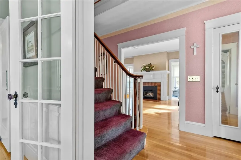 3181 Post Road Warwick RI 02886