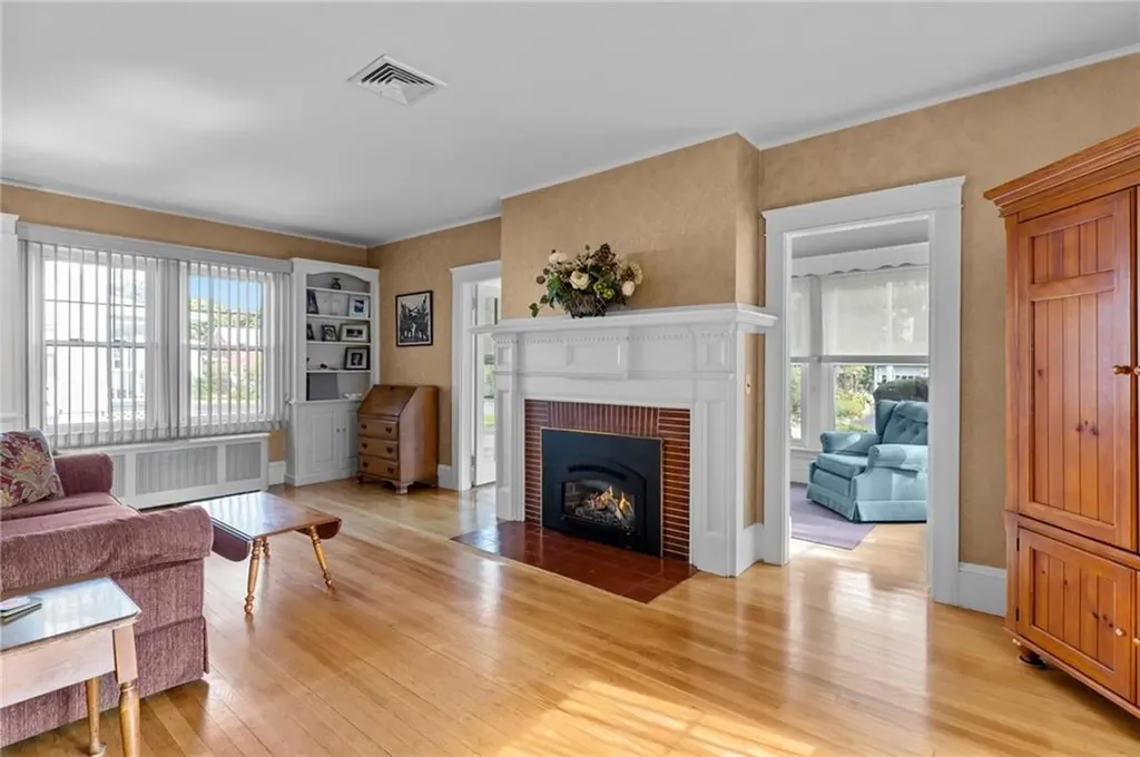 3181 Post Road Warwick RI 02886