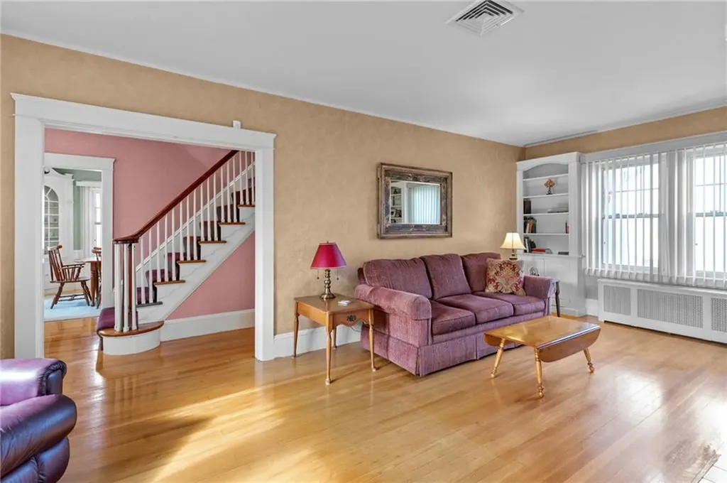 3181 Post Road Warwick RI 02886