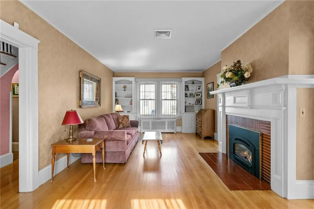 3181 Post Road Warwick RI 02886