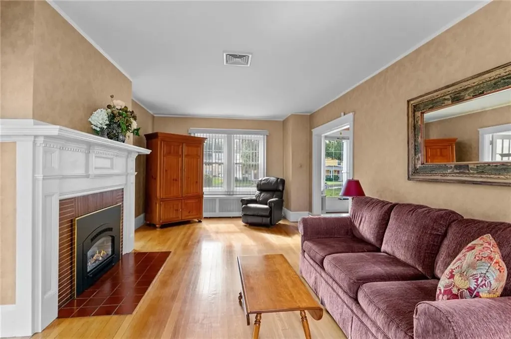 3181 Post Road Warwick RI 02886