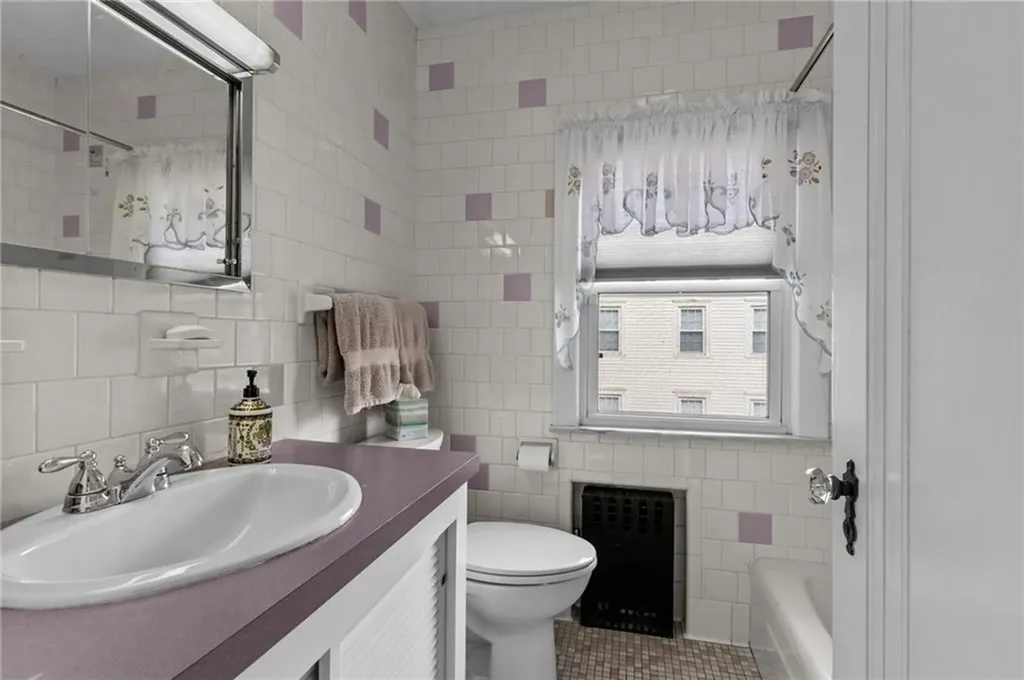 3181 Post Road Warwick RI 02886