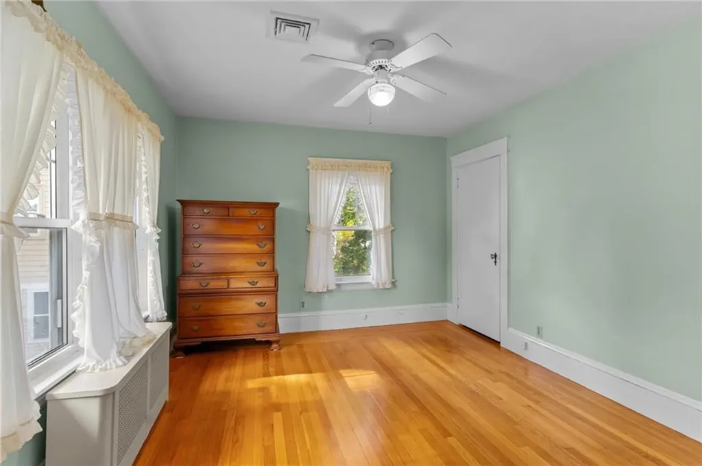 3181 Post Road Warwick RI 02886