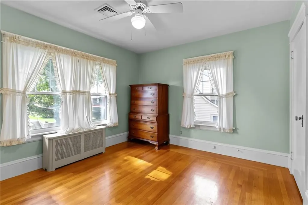 3181 Post Road Warwick RI 02886