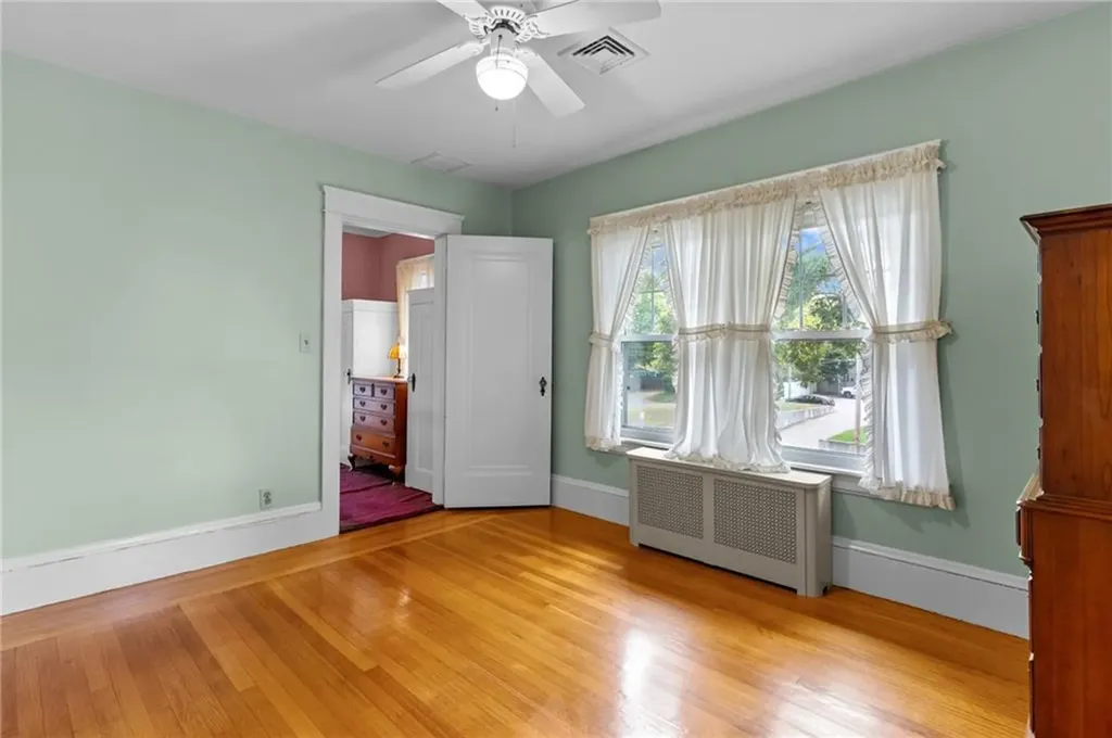 3181 Post Road Warwick RI 02886