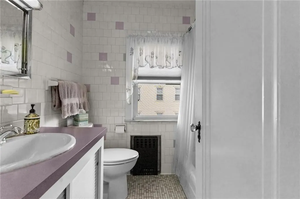 3181 Post Road Warwick RI 02886