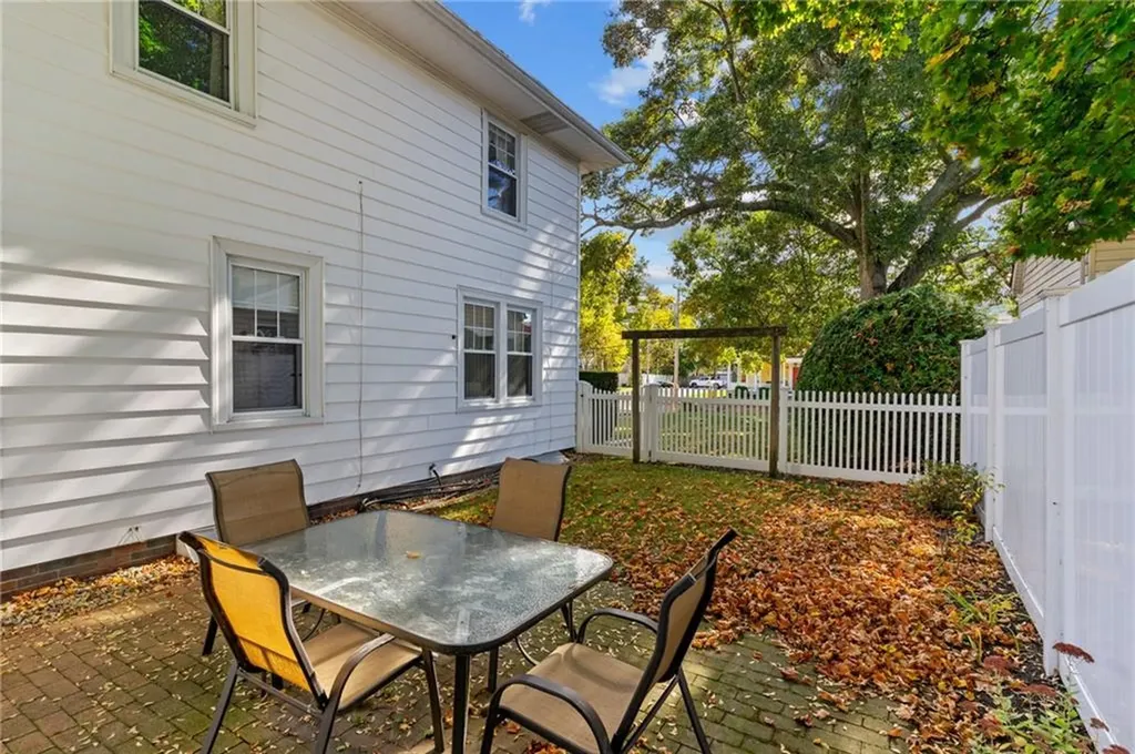 3181 Post Road Warwick RI 02886