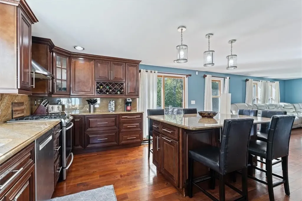 5 Tyler Court Warren RI 02885