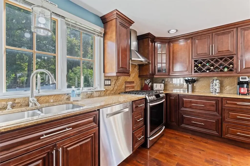 5 Tyler Court Warren RI 02885