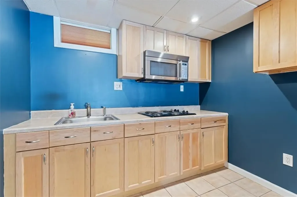 5 Tyler Court Warren RI 02885