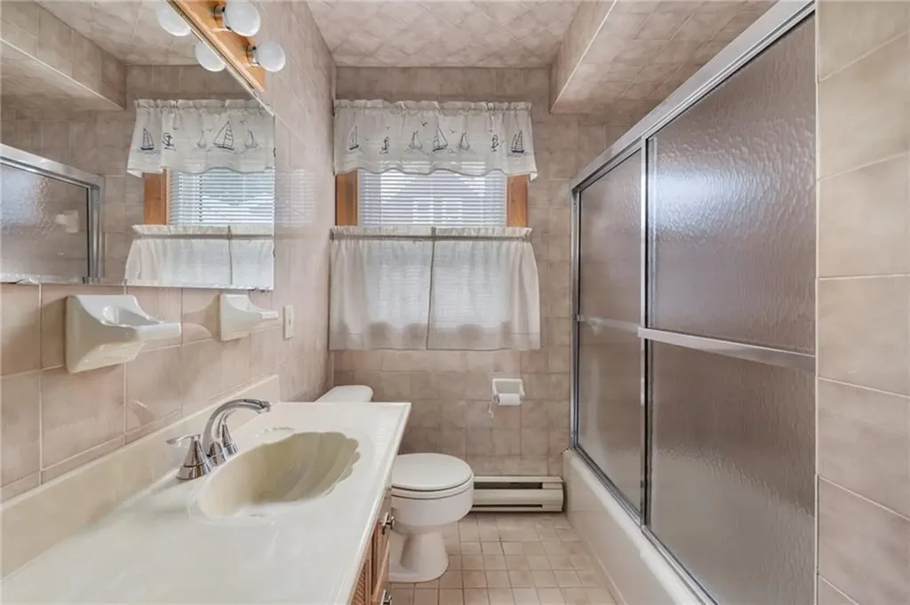 52 Hazael Street Providence RI 02908