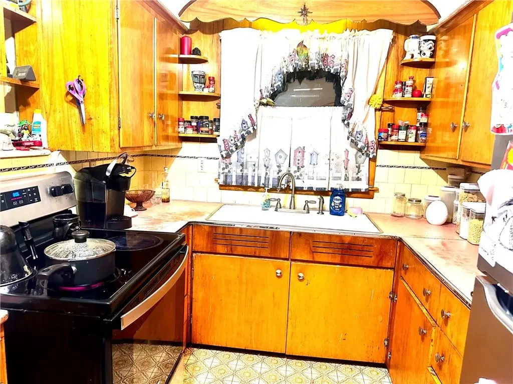 46 Hopewell Avenue Cranston RI 02920