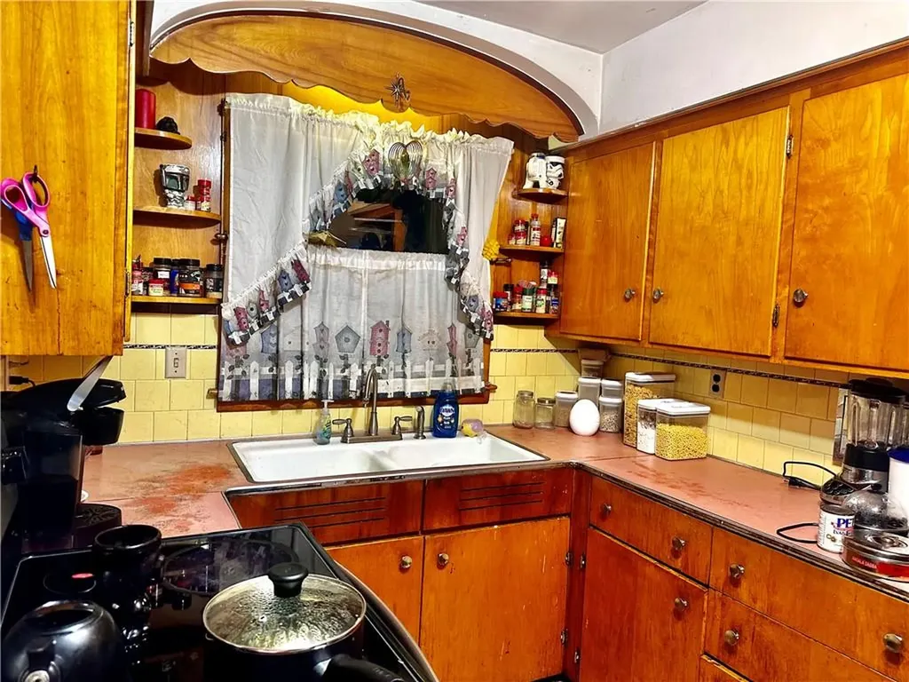 46 Hopewell Avenue Cranston RI 02920
