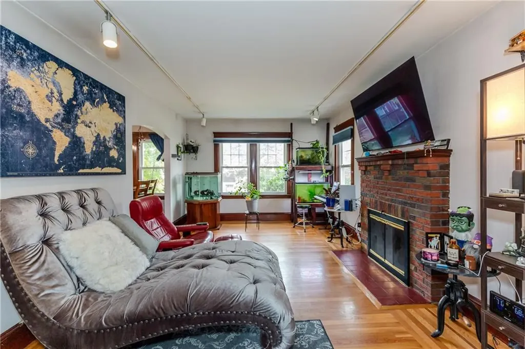 32 Lockmere Road Cranston RI 02910