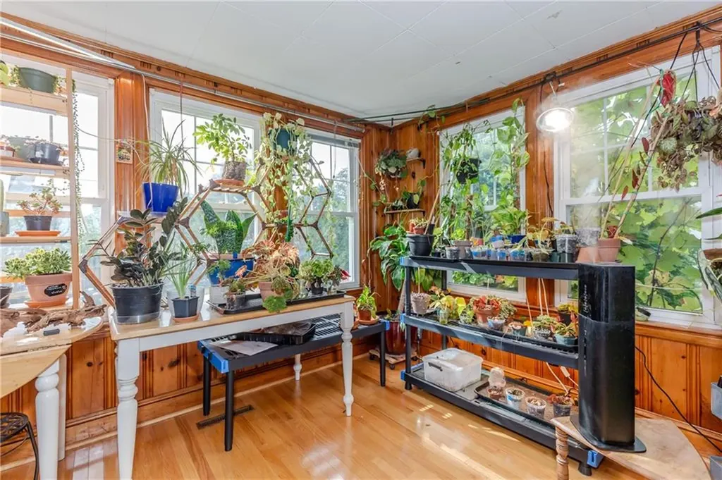 32 Lockmere Road Cranston RI 02910