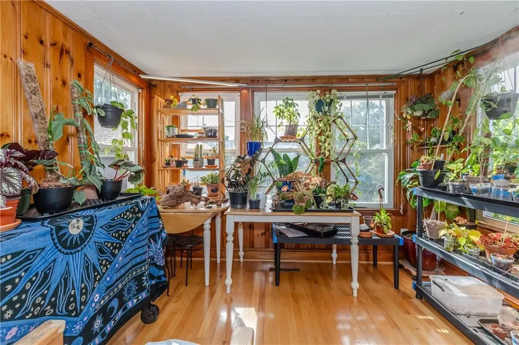 32 Lockmere Road Cranston RI 02910