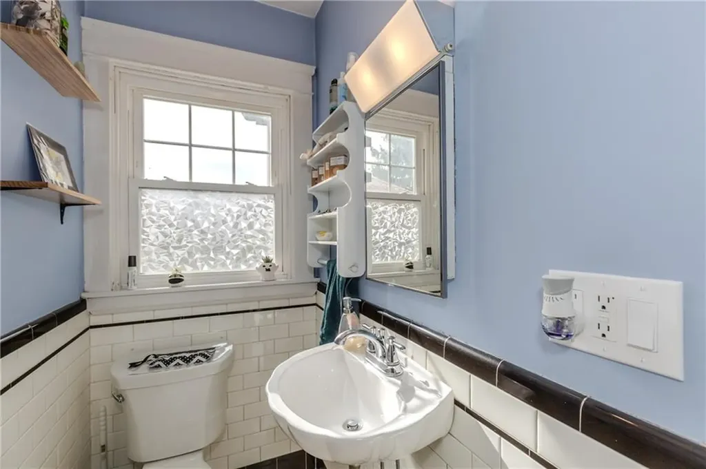 32 Lockmere Road Cranston RI 02910