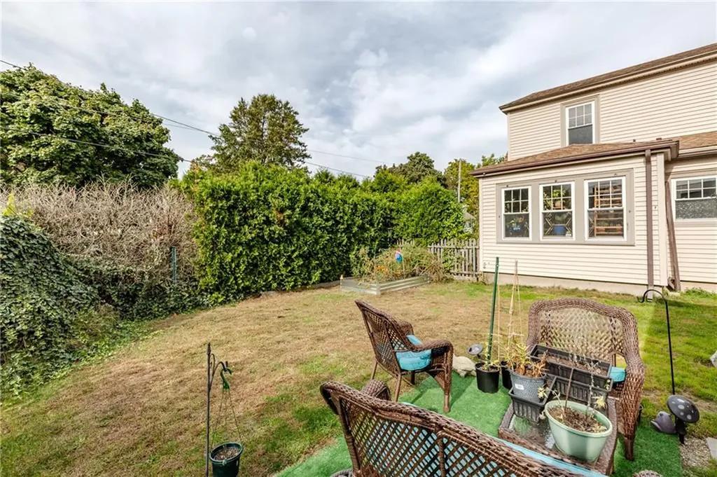 32 Lockmere Road Cranston RI 02910