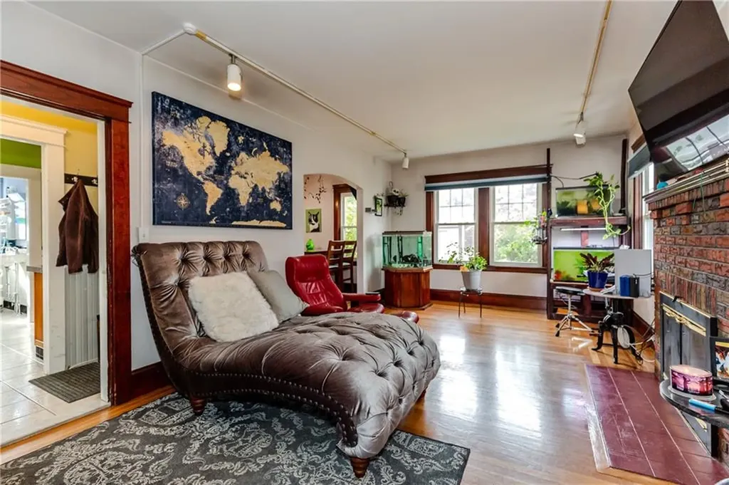 32 Lockmere Road Cranston RI 02910