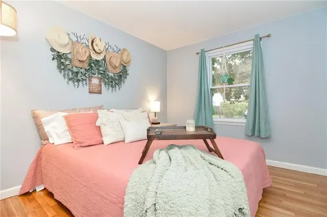 27 Primrose Drive East Providence RI 02915