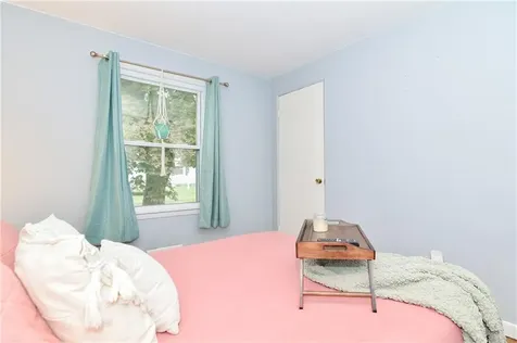 27 Primrose Drive East Providence RI 02915