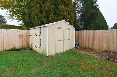 27 Primrose Drive East Providence RI 02915