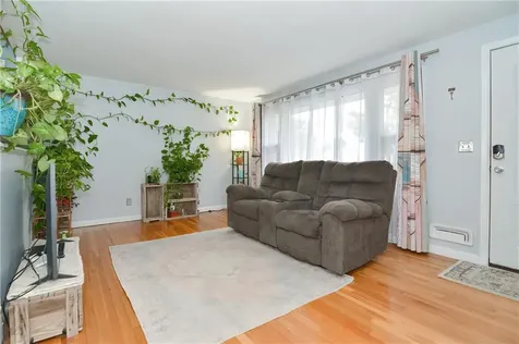 27 Primrose Drive East Providence RI 02915