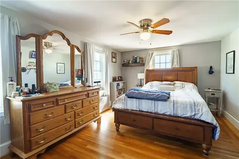 41 Burton Avenue East Providence RI 02915