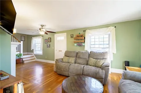 41 Burton Avenue East Providence RI 02915