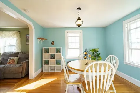 41 Burton Avenue East Providence RI 02915