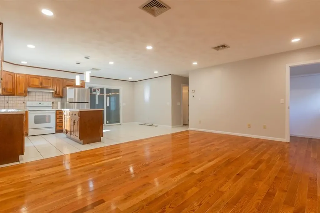 68 Virginia Lane Providence RI 02908