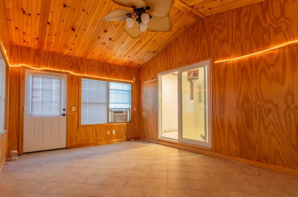 68 Virginia Lane Providence RI 02908