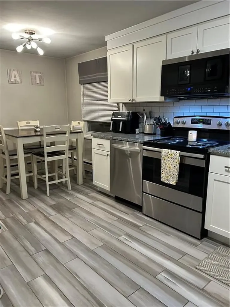 73 Burbank Drive Warwick RI 02886