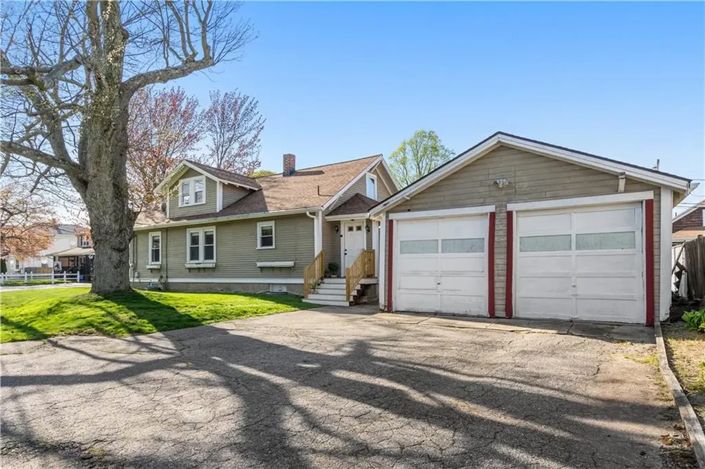 11 Bristol Avenue Pawtucket RI 02861