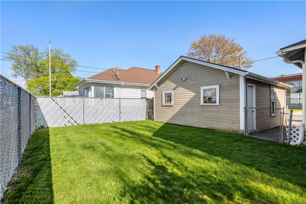 11 Bristol Avenue Pawtucket RI 02861