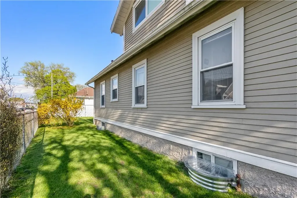 11 Bristol Avenue Pawtucket RI 02861