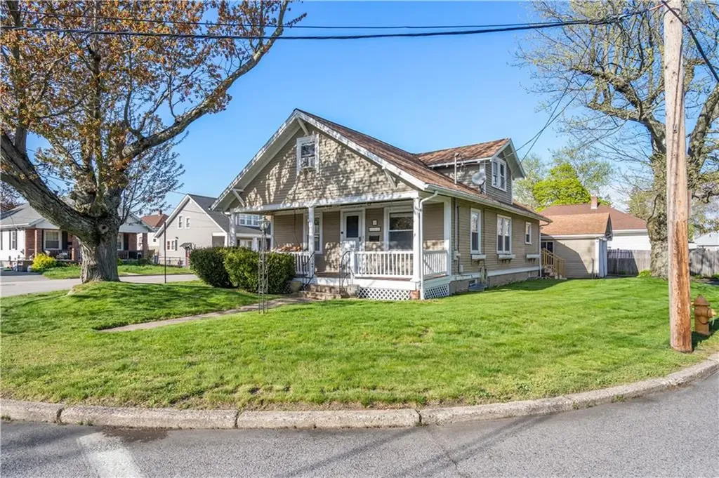 11 Bristol Avenue Pawtucket RI 02861