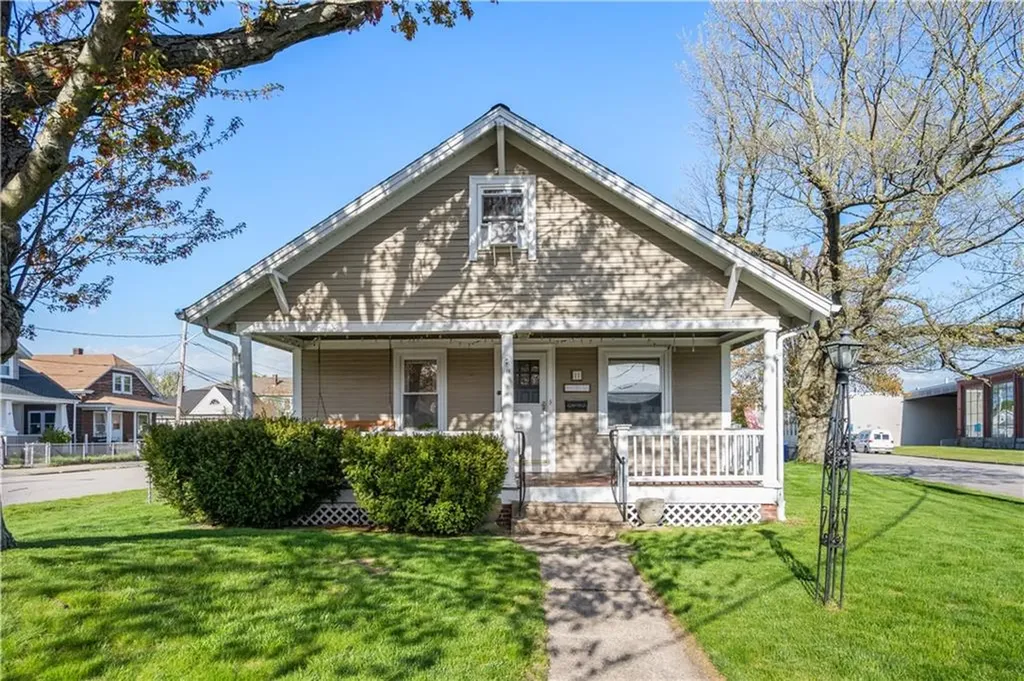 11 Bristol Avenue Pawtucket RI 02861