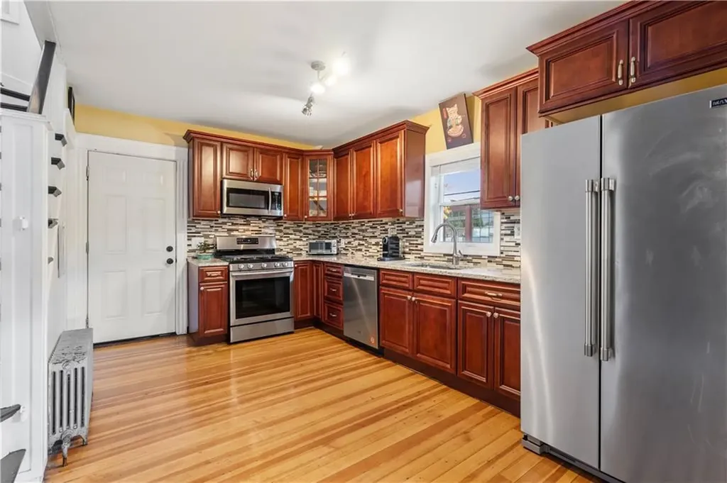 11 Bristol Avenue Pawtucket RI 02861
