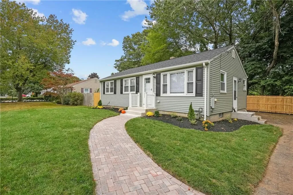 150 Dickens Street Warwick RI 02886