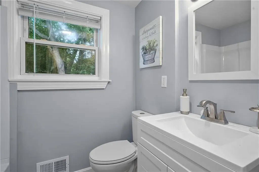 150 Dickens Street Warwick RI 02886